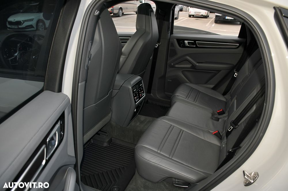 Porsche Cayenne Coupe Standard - 13
