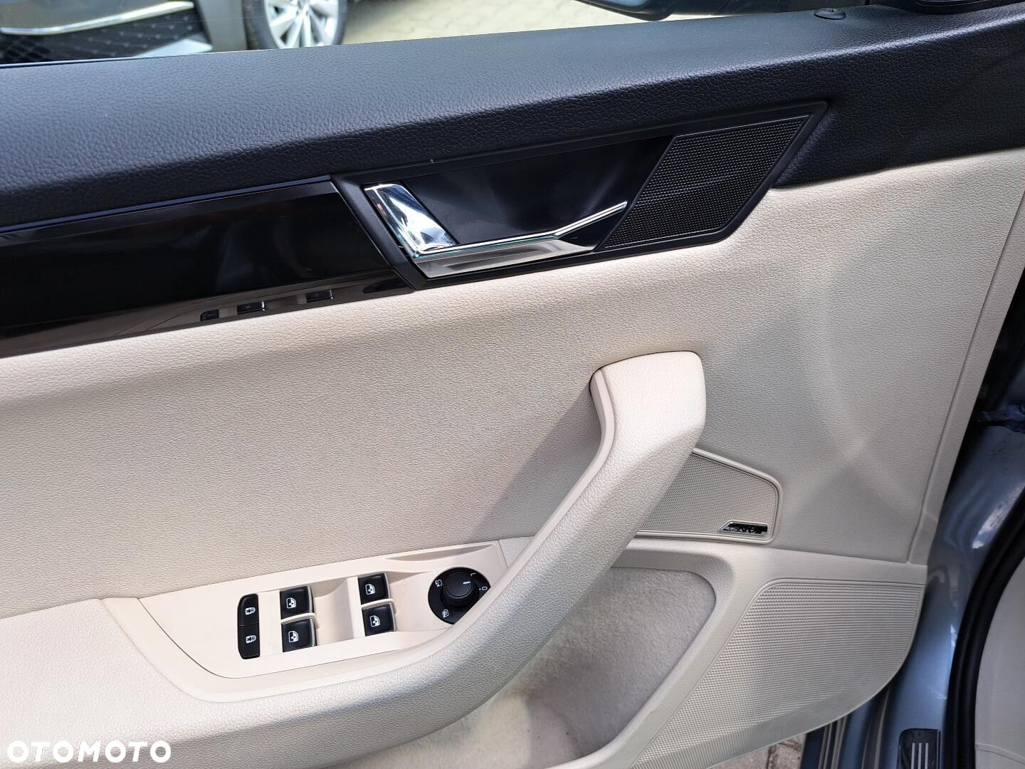 Skoda Superb 2.0 TDI L&K DSG - 9