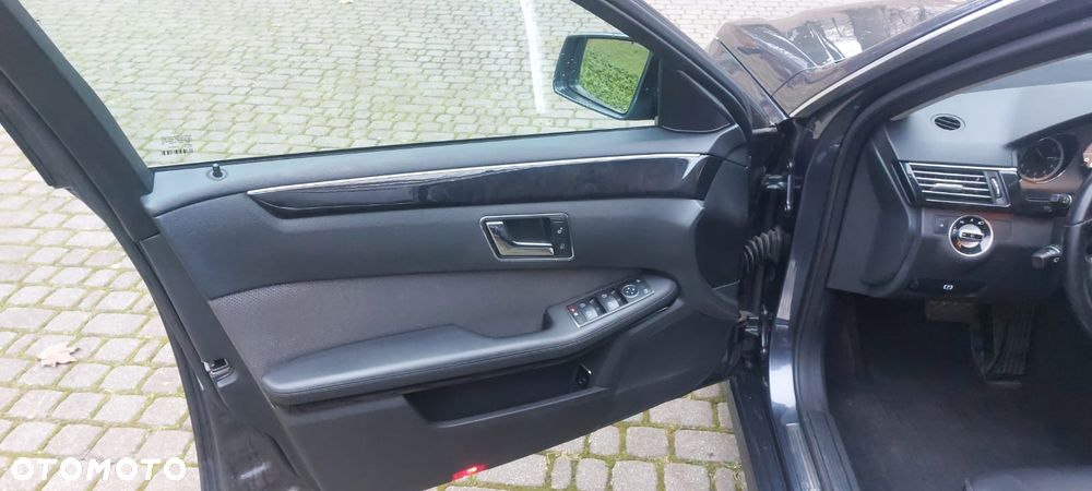 Mercedes-Benz Klasa E - 12