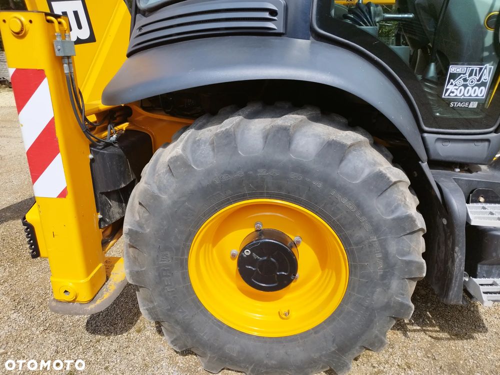 JCB 3CX - SALON PL - 900 mth - 12