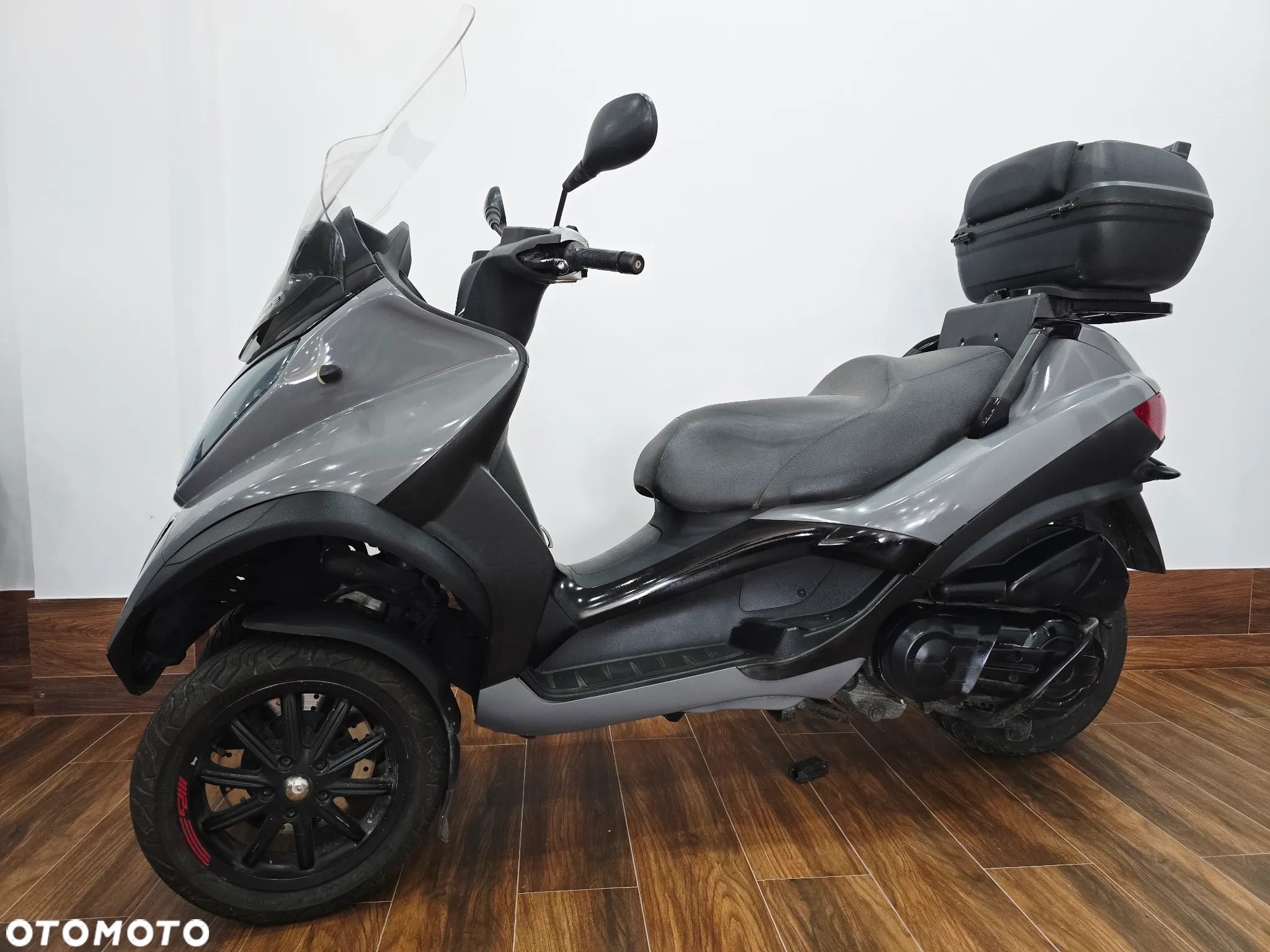 Piaggio MP-3 - 7