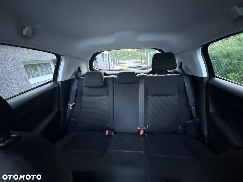 Peugeot 208 - 12