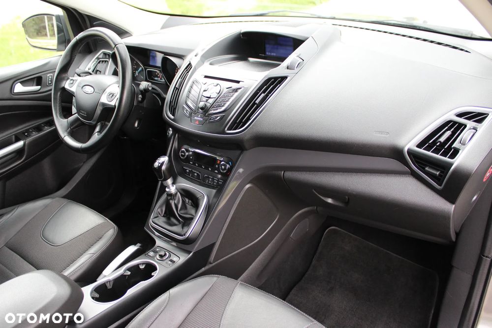 Ford Kuga 2.0 TDCi 4x4 Titanium - 21