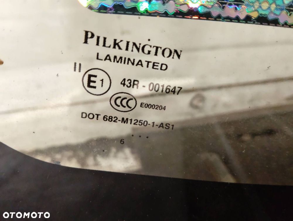SZYBA CZOŁOWA PRZEDNIA TOYOTA COROLLA E12 HB - 2