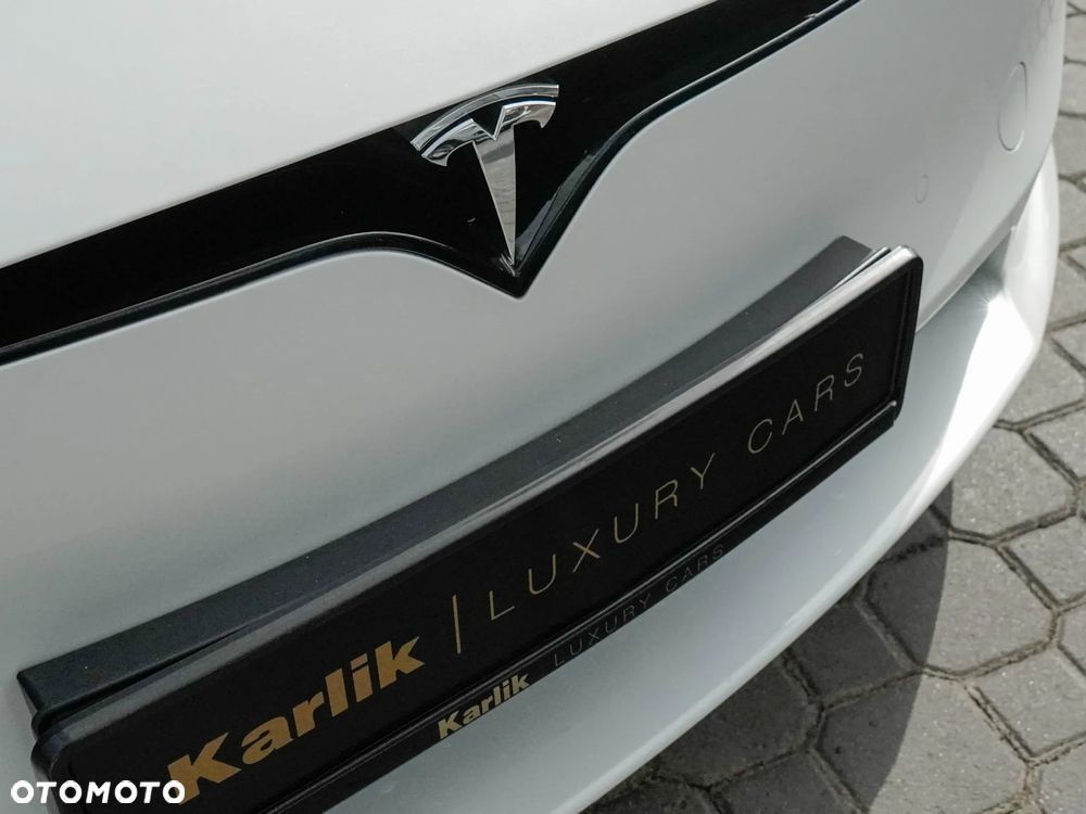 Tesla Model S - 6