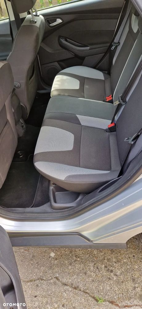 Ford Focus Turnier 1.0 EcoBoost Start-Stopp-System Champions Edition - 11