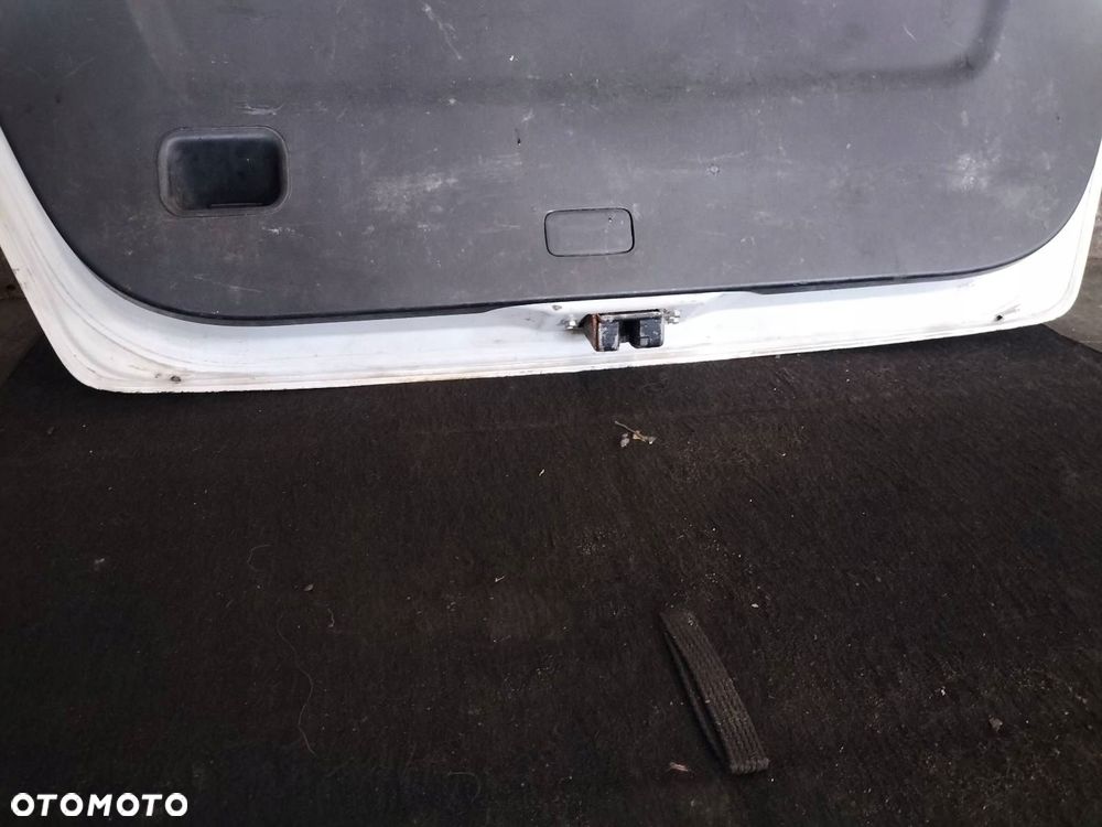 KOMPLETNY TYŁ KLAPA ZDERZAK LAMPA TYŁ TOYOTA YARIS II 068 HB 5D - 22