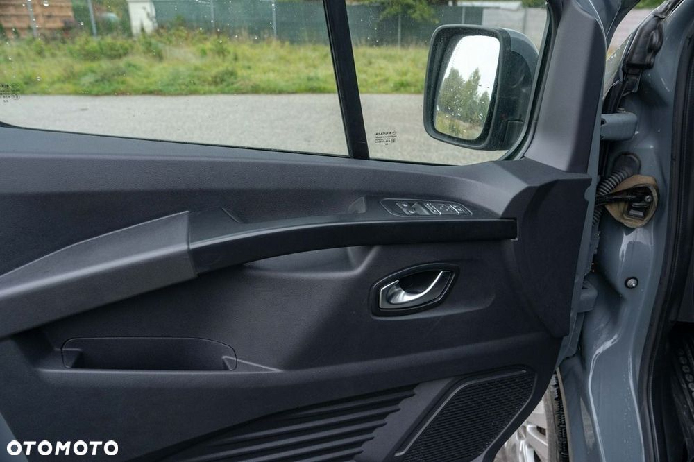 Renault Trafic Grand 2.0 dCi EDC - 20