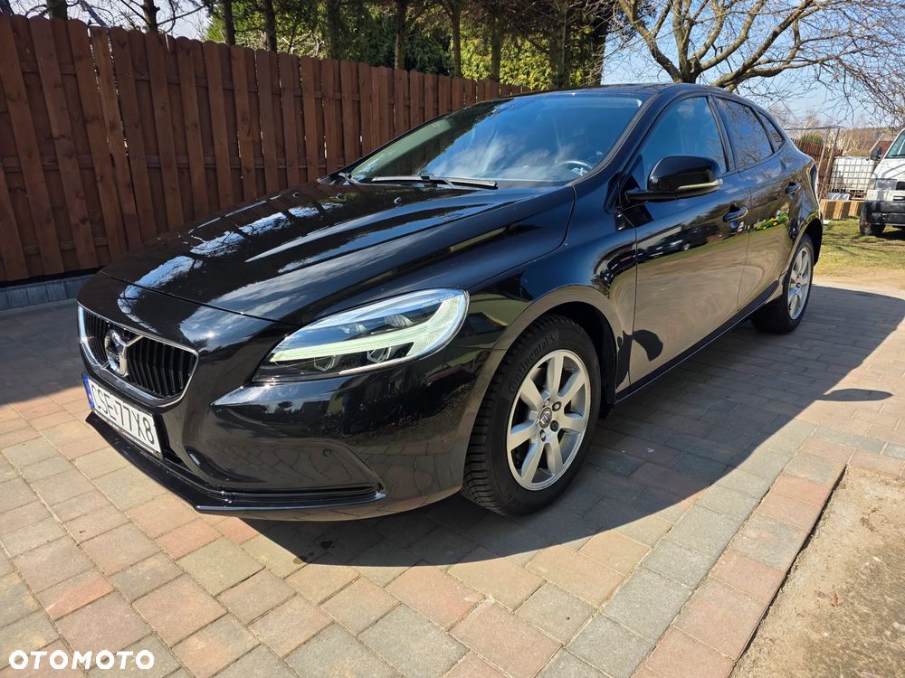 Volvo V40 T2 Inscription - 1