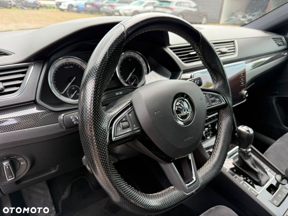 Skoda Superb 2.0 TDI Sportline DSG - 16