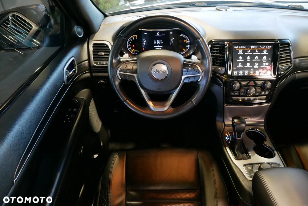 Jeep Grand Cherokee - 16