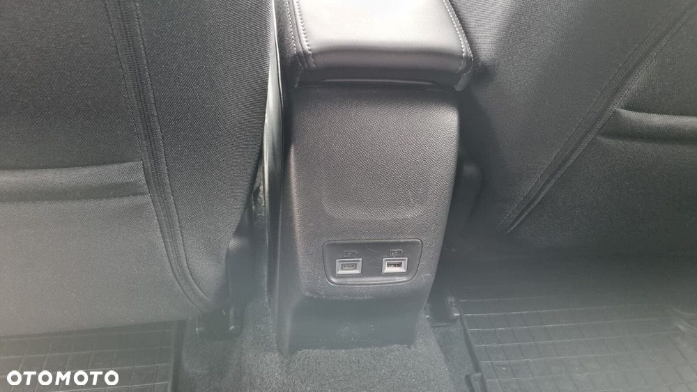 Peugeot 2008 1.2 PureTech Allure S&S EAT8 - 39