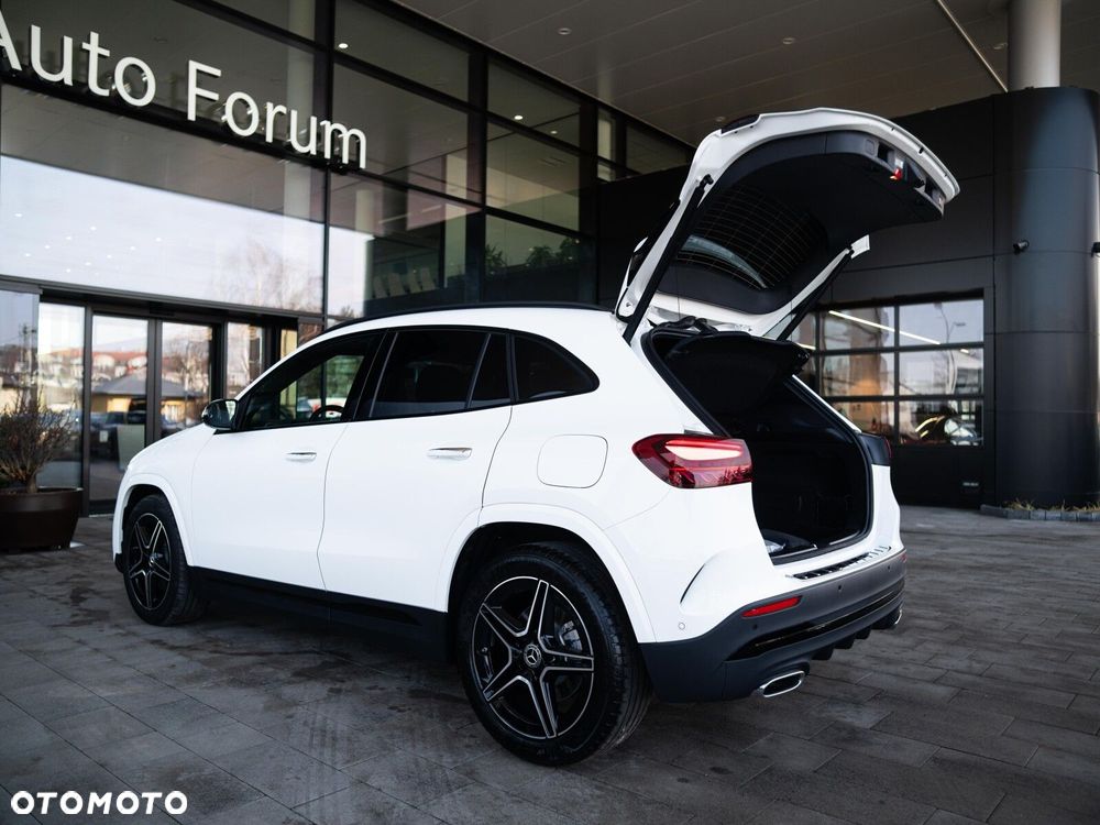 Mercedes-Benz GLA - 29