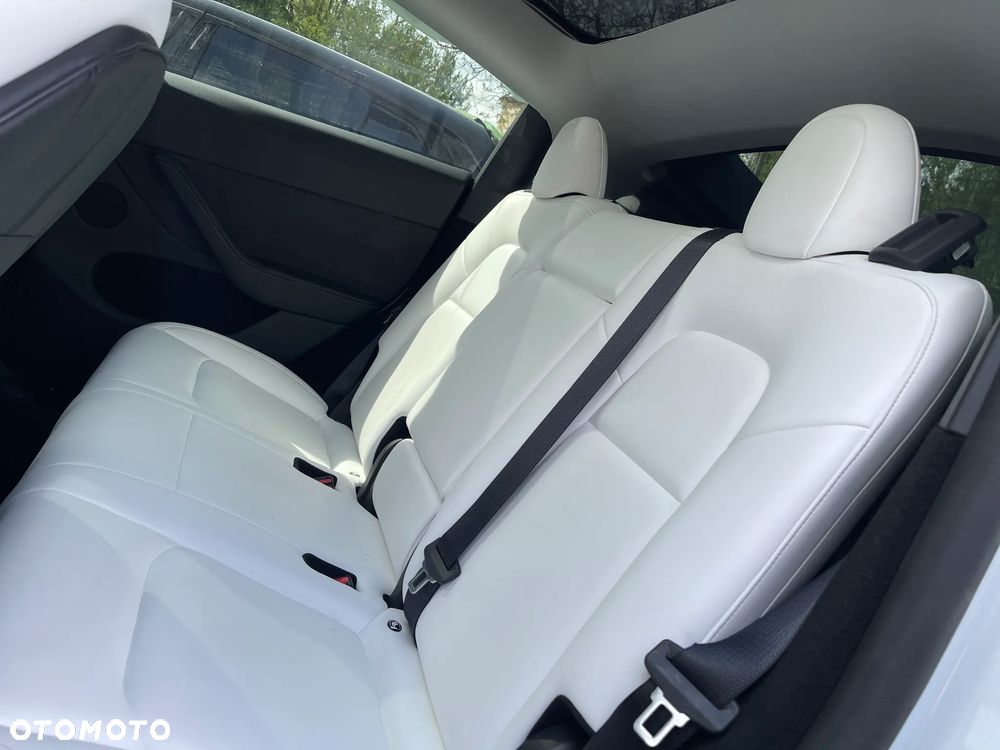 Tesla Model Y Long Range Dual Motor AWD - 19