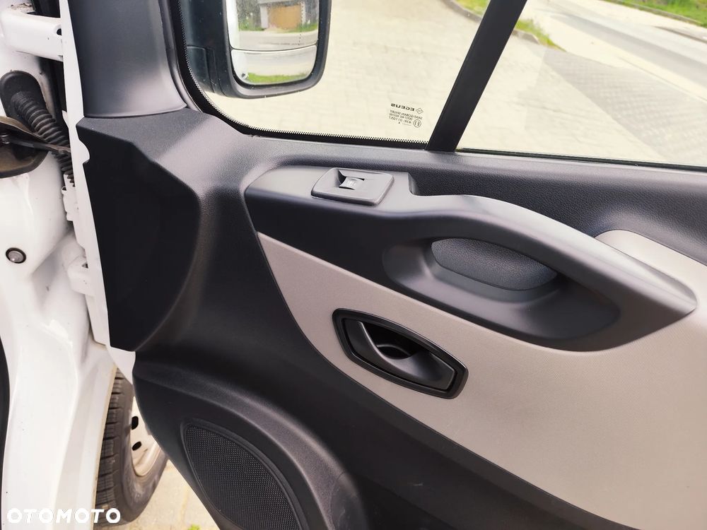Renault Trafic - 17