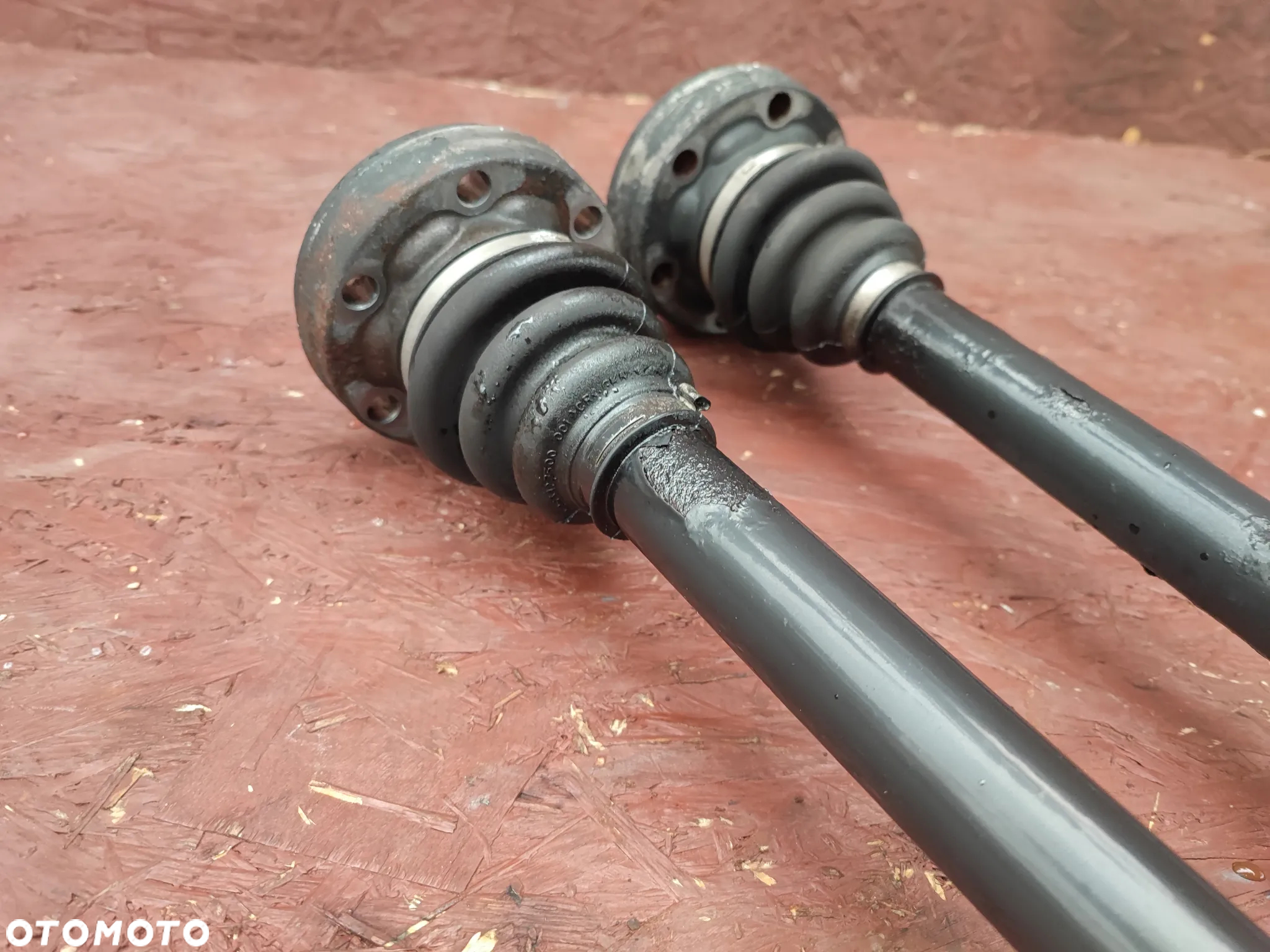 BMW E87 / E90 / E91 ORYGINALNA PÓŁOŚ LEWA / PRAWA DUŻA GŁOWA DO SILNIKÓW GAMY N52B25 / N52B30 O NR. 33 21 7 553 564 / 33 20 7 561 795 OEM W BARDZO DOBRYM STANIE - 5