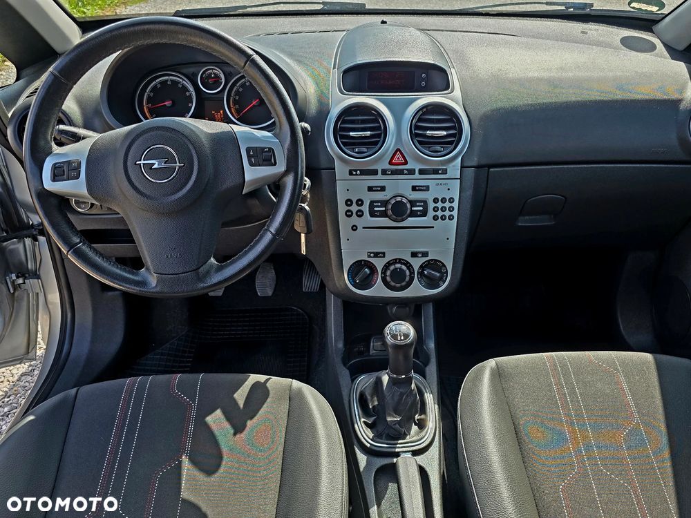 Opel Corsa 1.4 16V 150 Jahre - 19