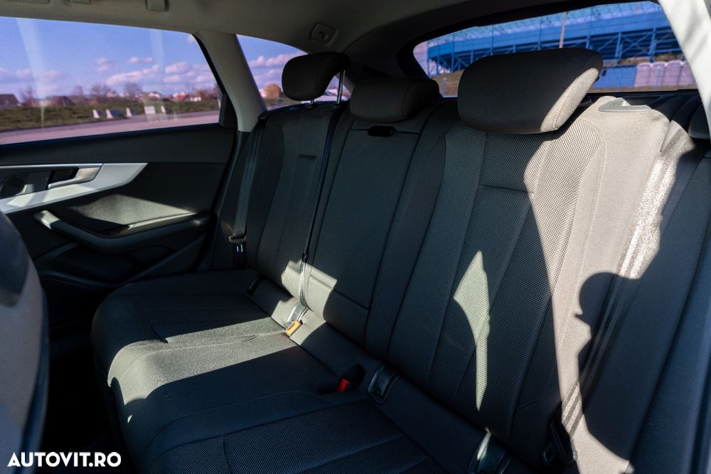 Audi A4 2.0 TDI S tronic - 17