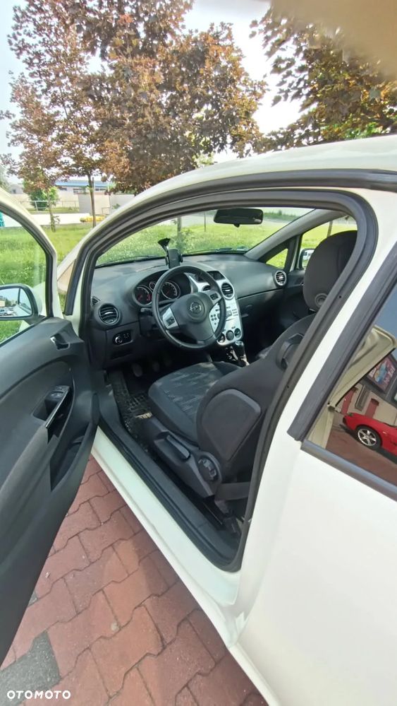 Opel Corsa 1.4 16V Active - 5