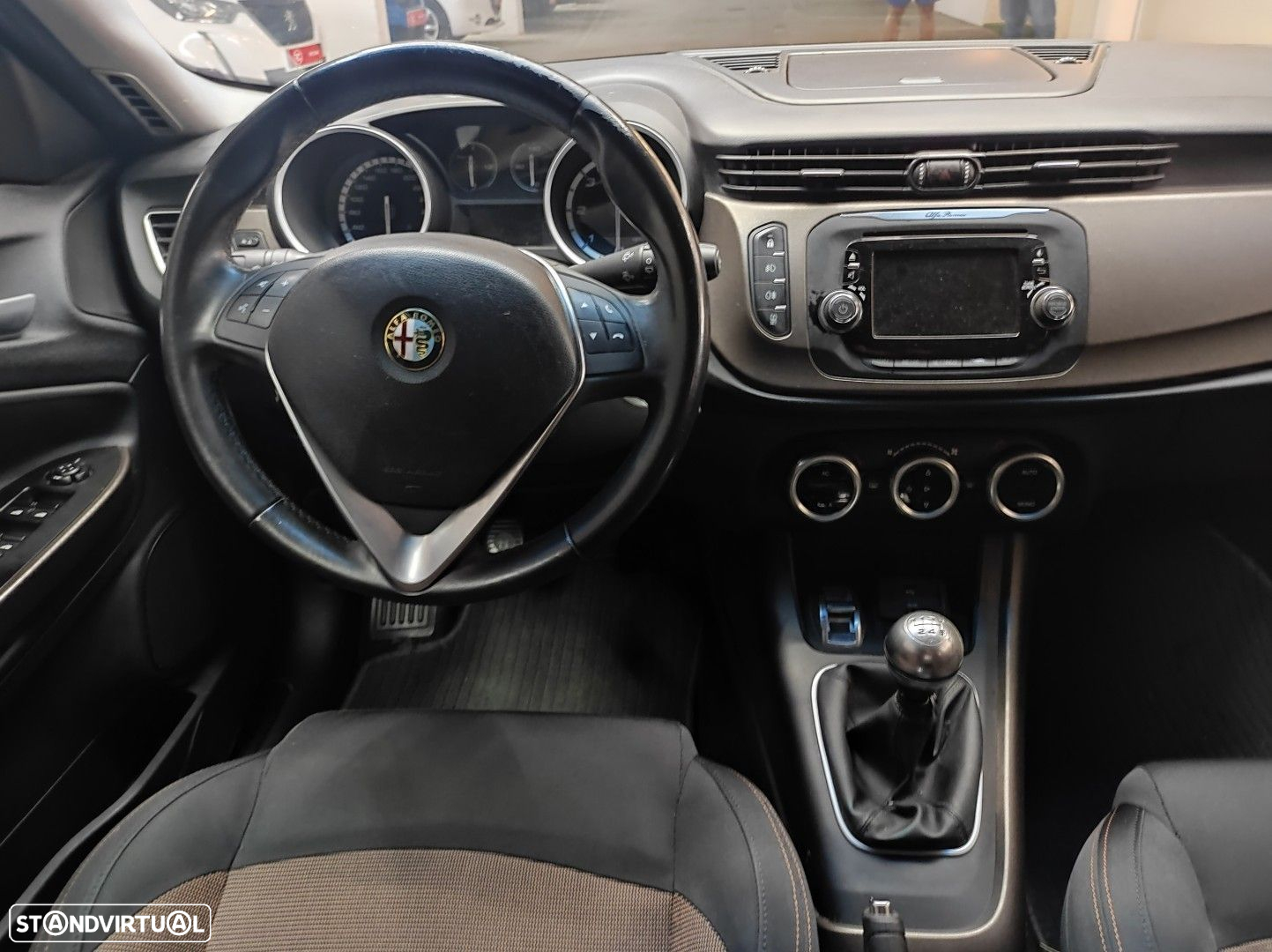 Alfa Romeo Giulietta 1.6 JTDm Exclusive - 10