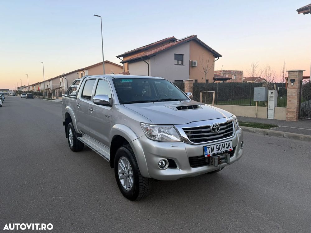 Toyota Hilux - 2