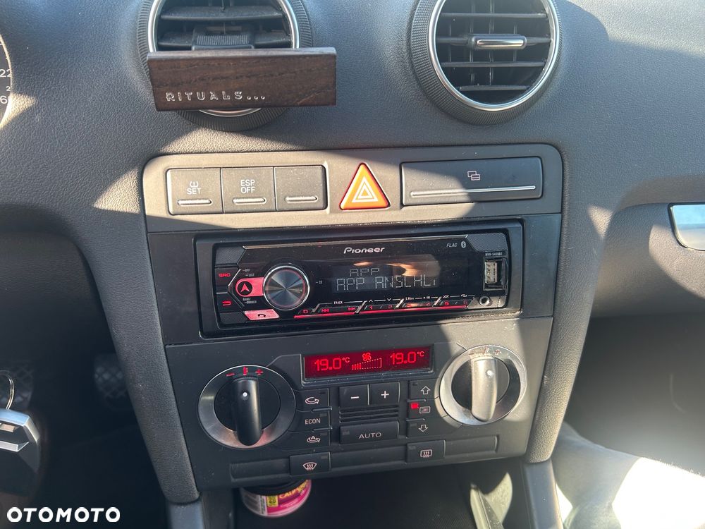 Audi A3 3-drzwiowe 1.6 Ambiente - 16