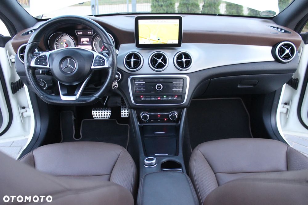 Mercedes-Benz CLA 200 7G-DCT AMG Line - 23