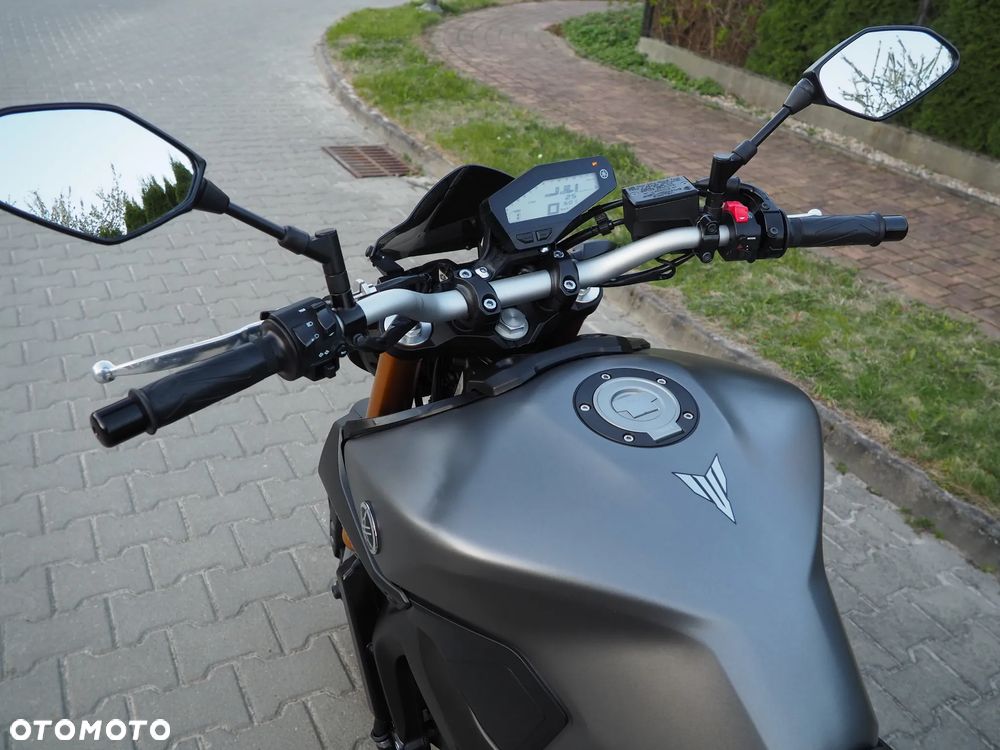 Yamaha MT - 16