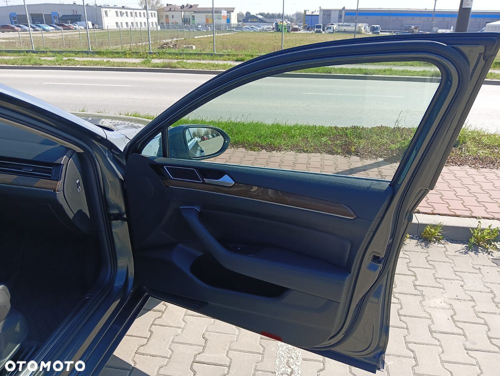 Volkswagen Passat 2.0 TDI SCR DSG Highline - 21