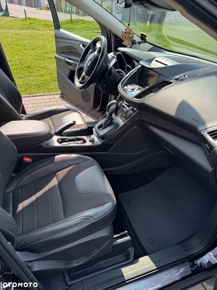 Ford Kuga 2.0 TDCi 4x4 Titanium - 14