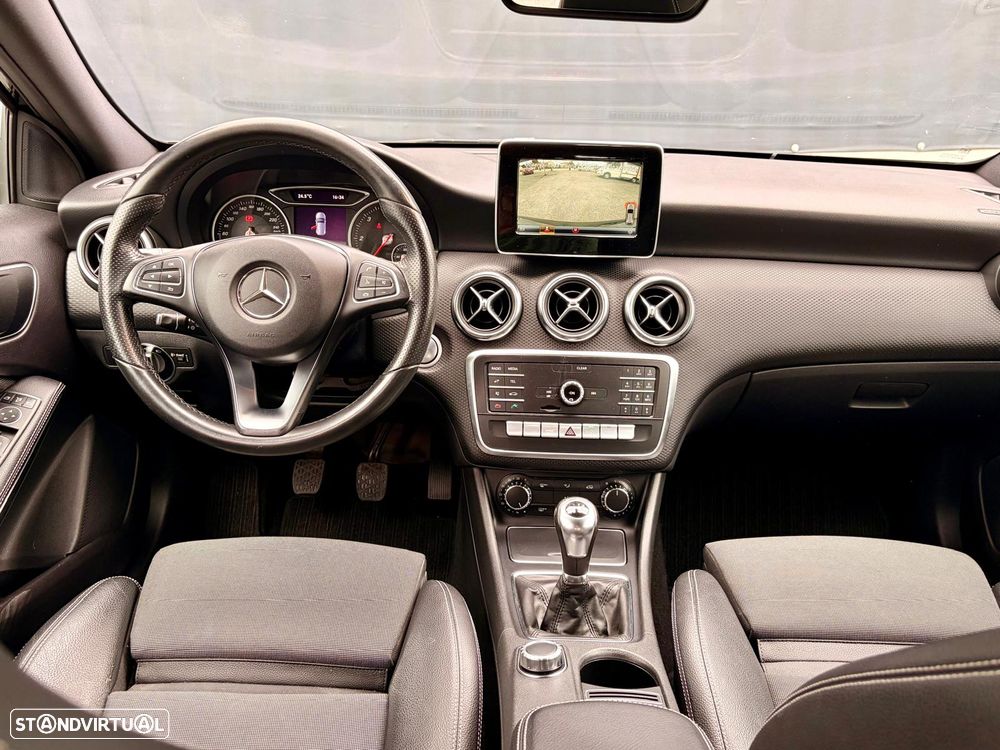 Mercedes-Benz A 180 d AMG Line - 13