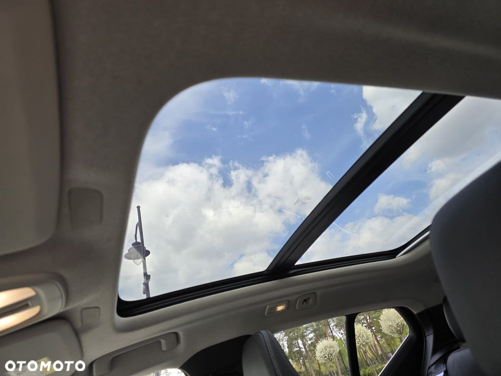Volvo XC 40 B5 B AWD Momentum Pro - 17