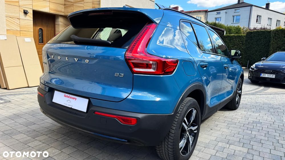 Volvo XC 40 B3 B DKG Plus Black Edition - 9