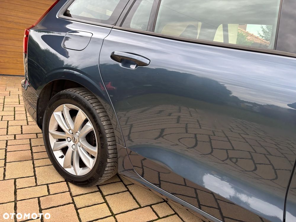 Volvo V60 B4 D Momentum - 22