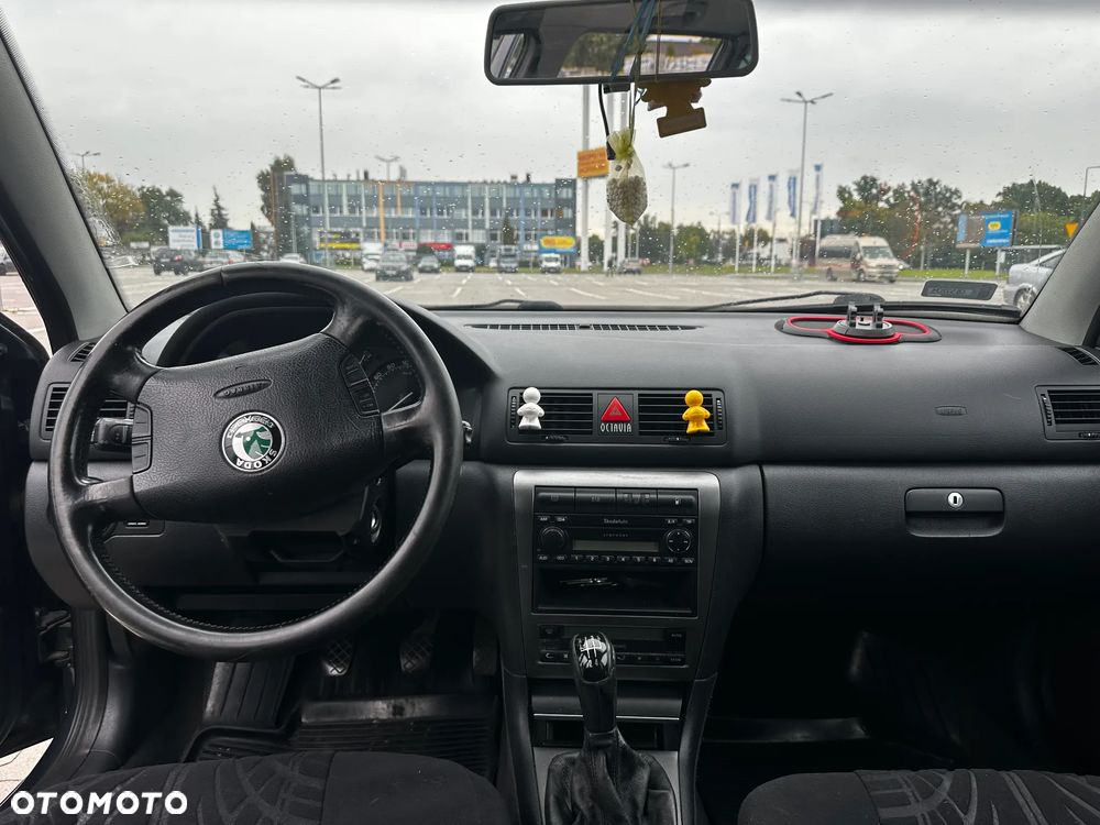 Skoda Octavia 2.0 Combi Style - 7