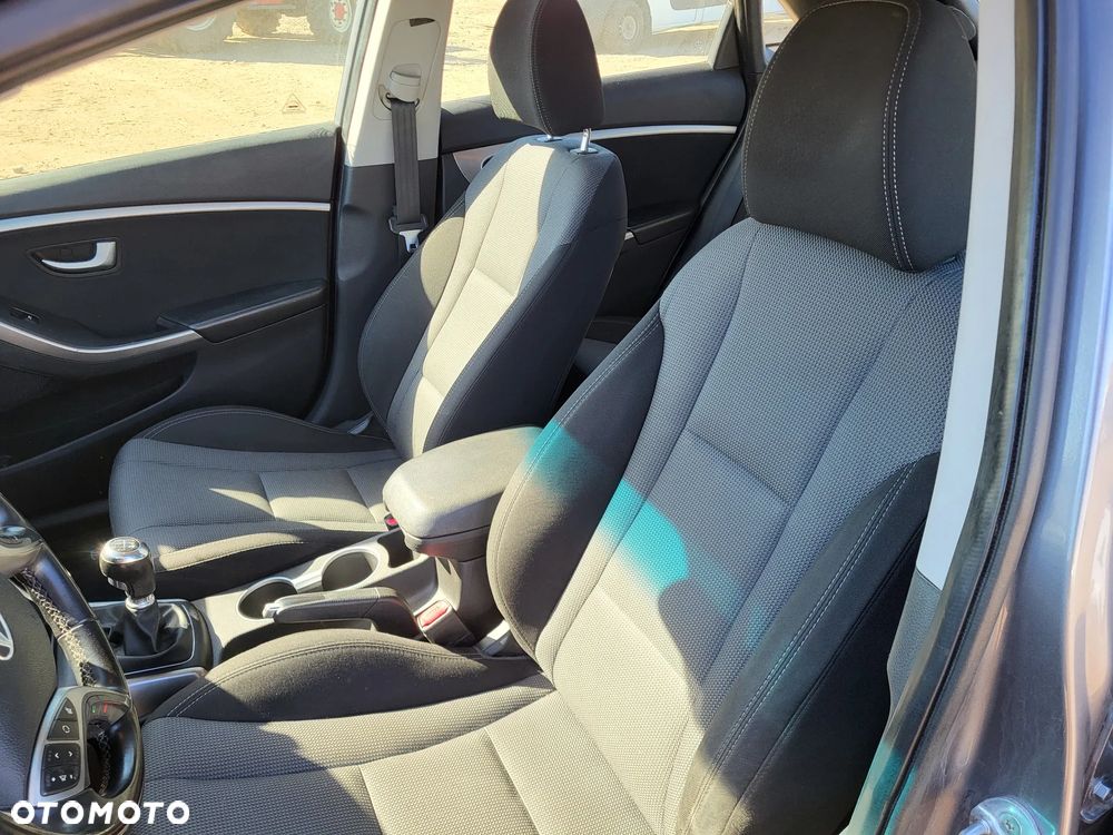 Hyundai i30 blue 1.6 CRDi Trend - 27