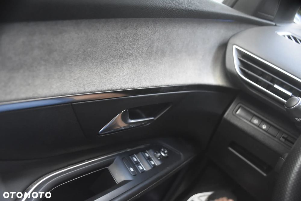 Peugeot 5008 1.2 PureTech GT Pack S&S EAT8 - 20