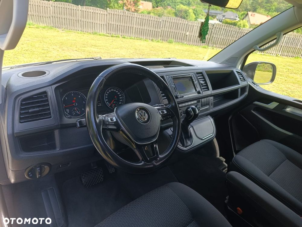 Volkswagen Multivan - 17