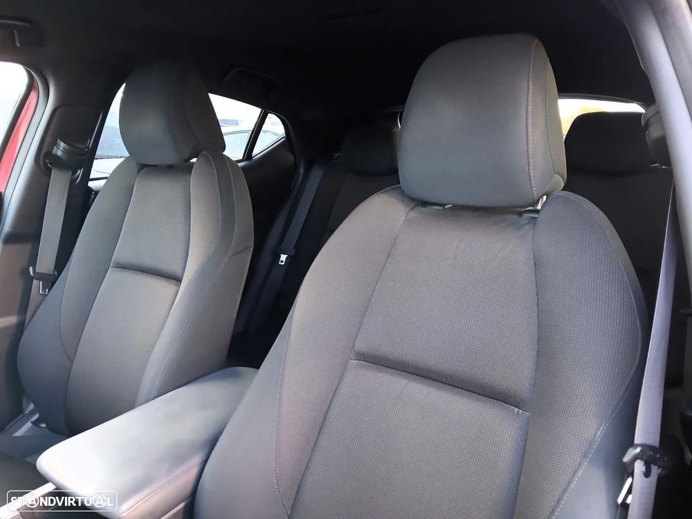 Mazda 3 Hatchback 2.0 Sky-G Evolve P.i-Actvsense J18 - 4
