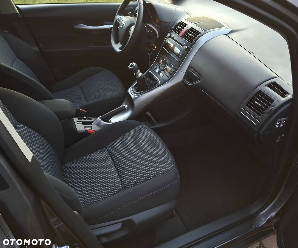 Toyota Auris 1.33 VVT-i Terra - 30