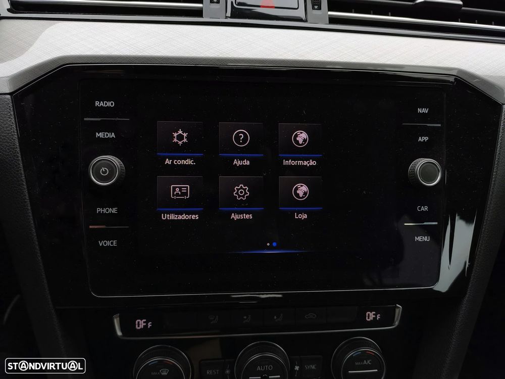 VW Passat Variant 1.6 TDI Business DSG - 18