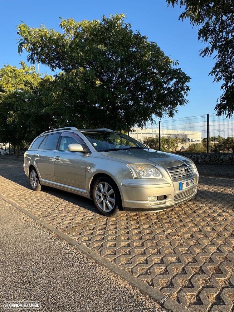 Toyota Avensis SW 2.0 D-4D - 19