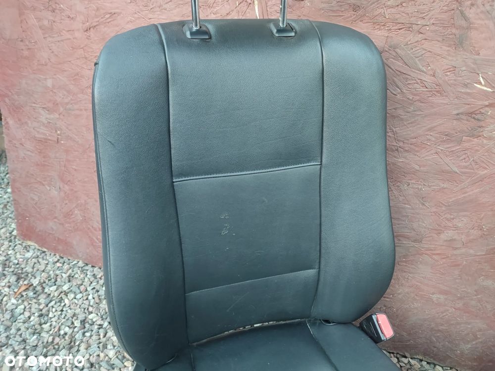 BMW E46 SEDAN ORYGINALNY KOMPLET FOTELI SKÓRZANYCH + KANAPA TYŁ SKŁADANA + BOCZKI EUROPA POD PODUSZKI AIR-BAG O NR. 52 20 8 214 940 / 52 20 8 214 970 / 52 10 8 214 910 OEM  W DOBRYM STANIE - 34