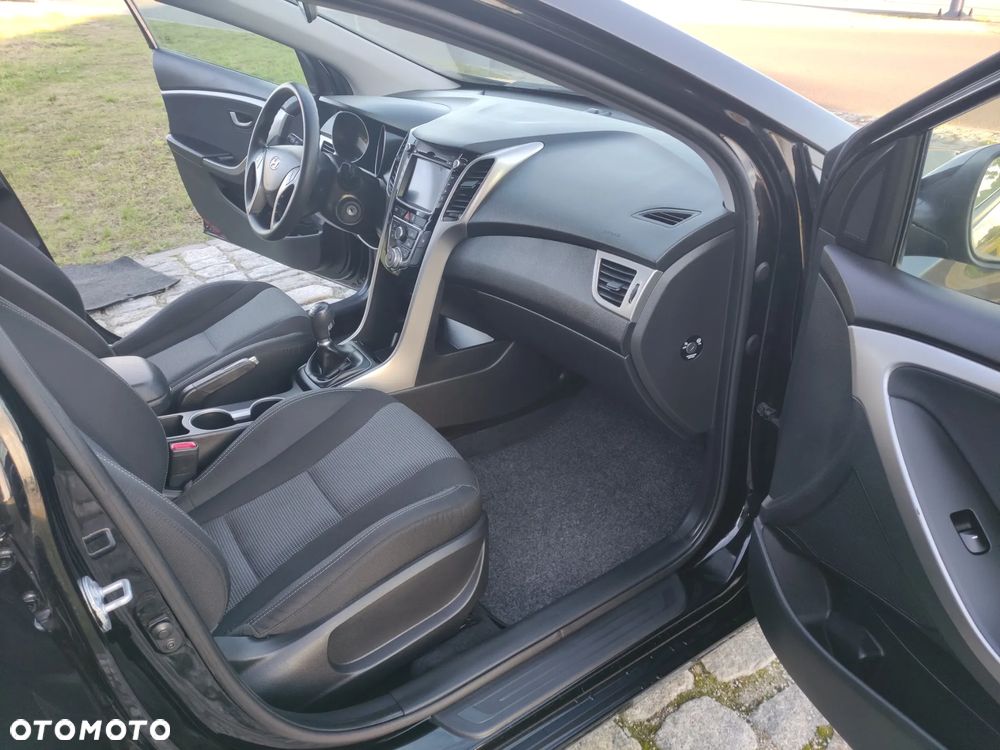 Hyundai i30 Kombi 1.4 Passion - 12
