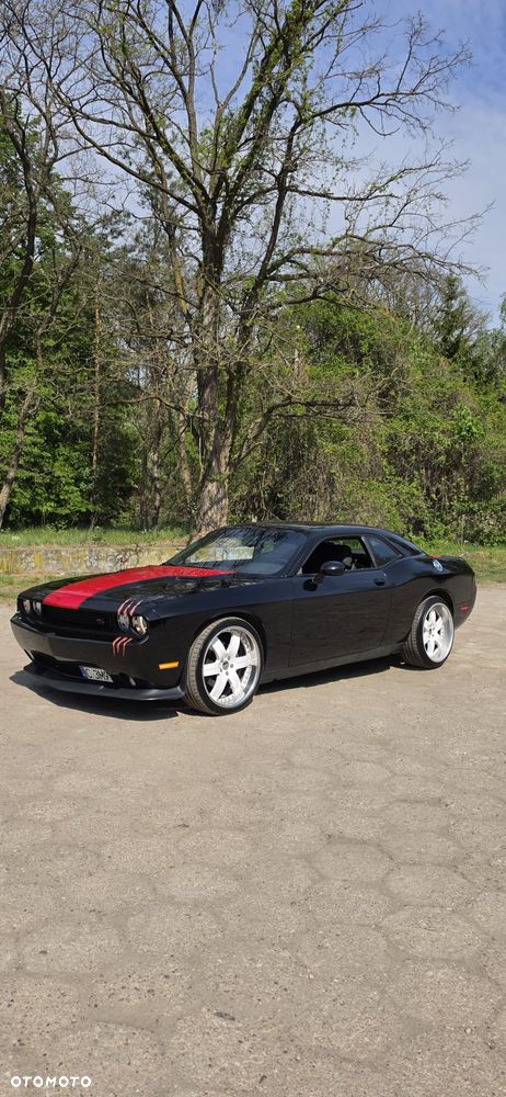 Dodge Challenger - 2