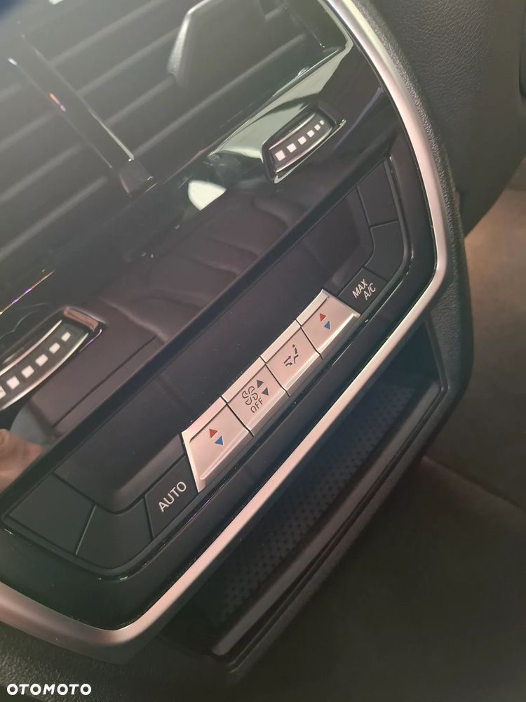 BMW X5 M M50d - 15