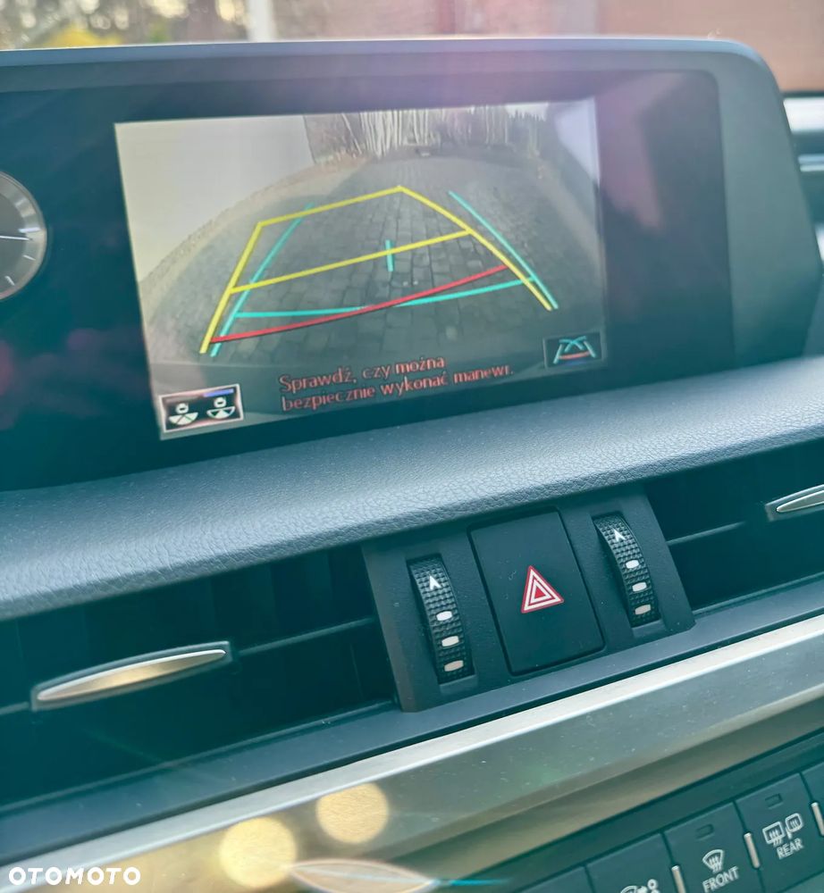 Lexus ES 300h Business Edition - 12