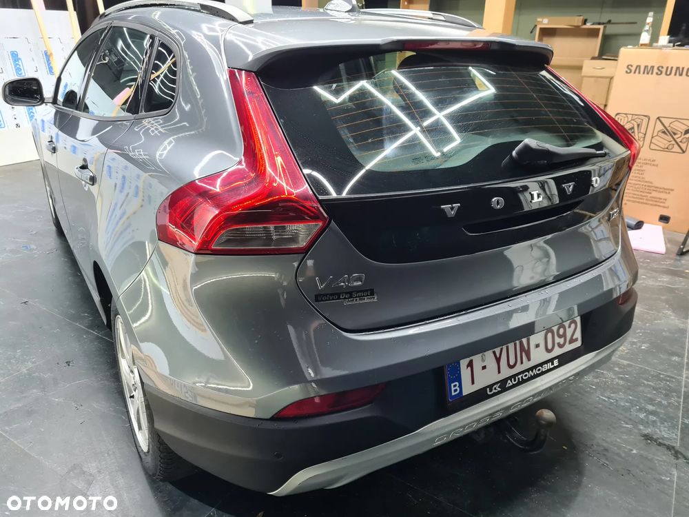 Volvo V40 Cross Country D2 Momentum - 10