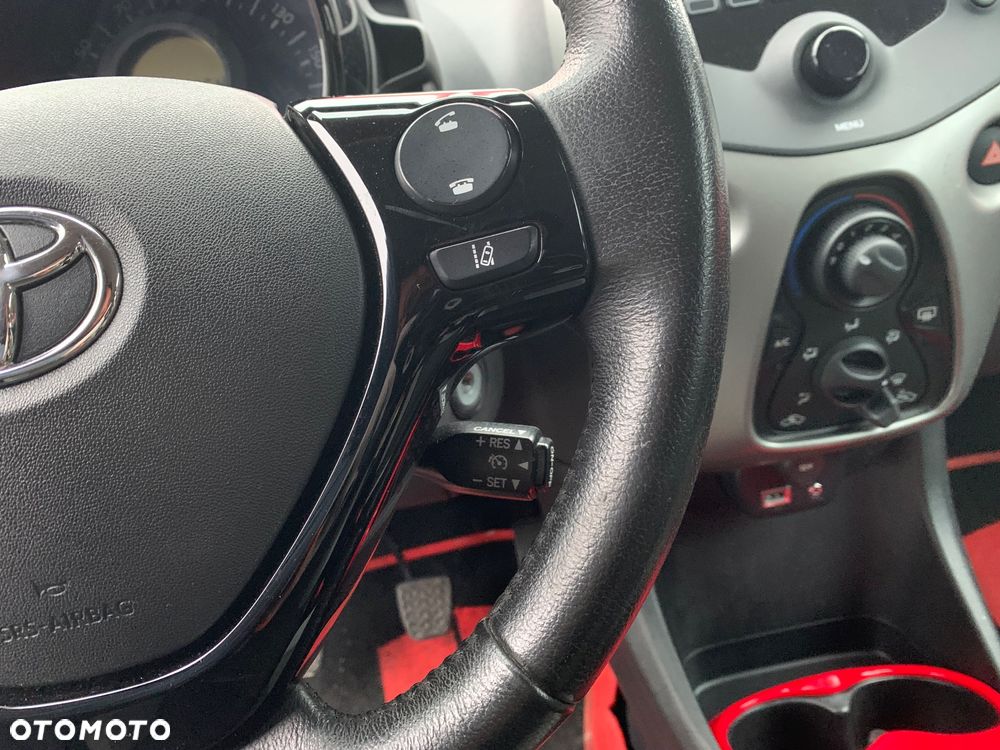 Toyota Aygo x-clusiv - 23