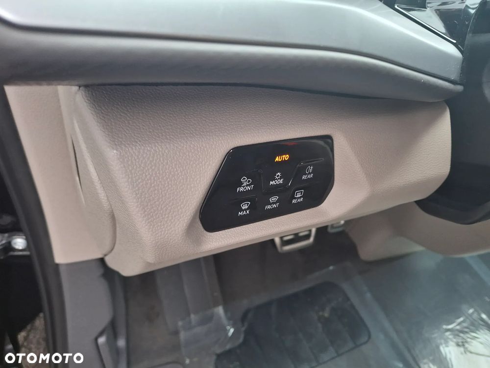 Volkswagen Multivan 2.0 TDI L2 Style DSG - 14